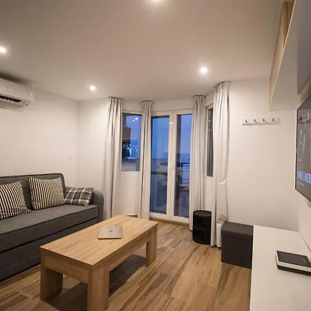 Snowgranada Valles Alodia House