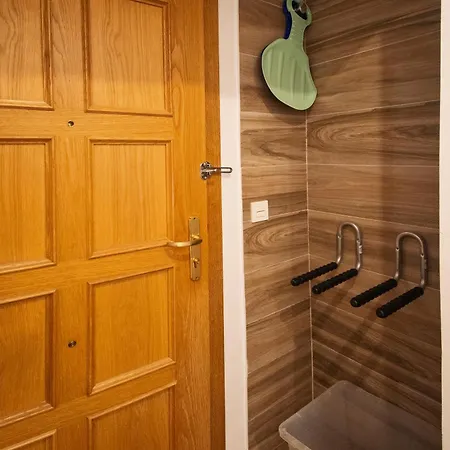 Snowgranada Valles Alodia House