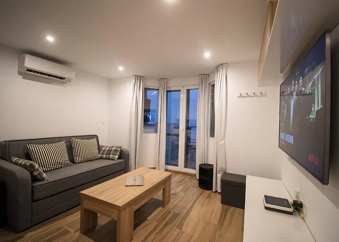 Snowgranada Valles Alodia House